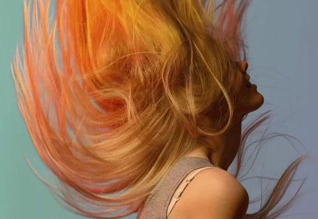 Leuchtendes Farbergebnis einer Haarcoloration bei Friseur Sera